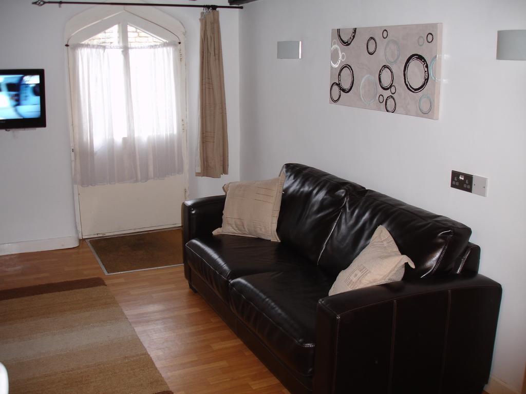 Burcott Mill Guesthouse Wells Δωμάτιο φωτογραφία